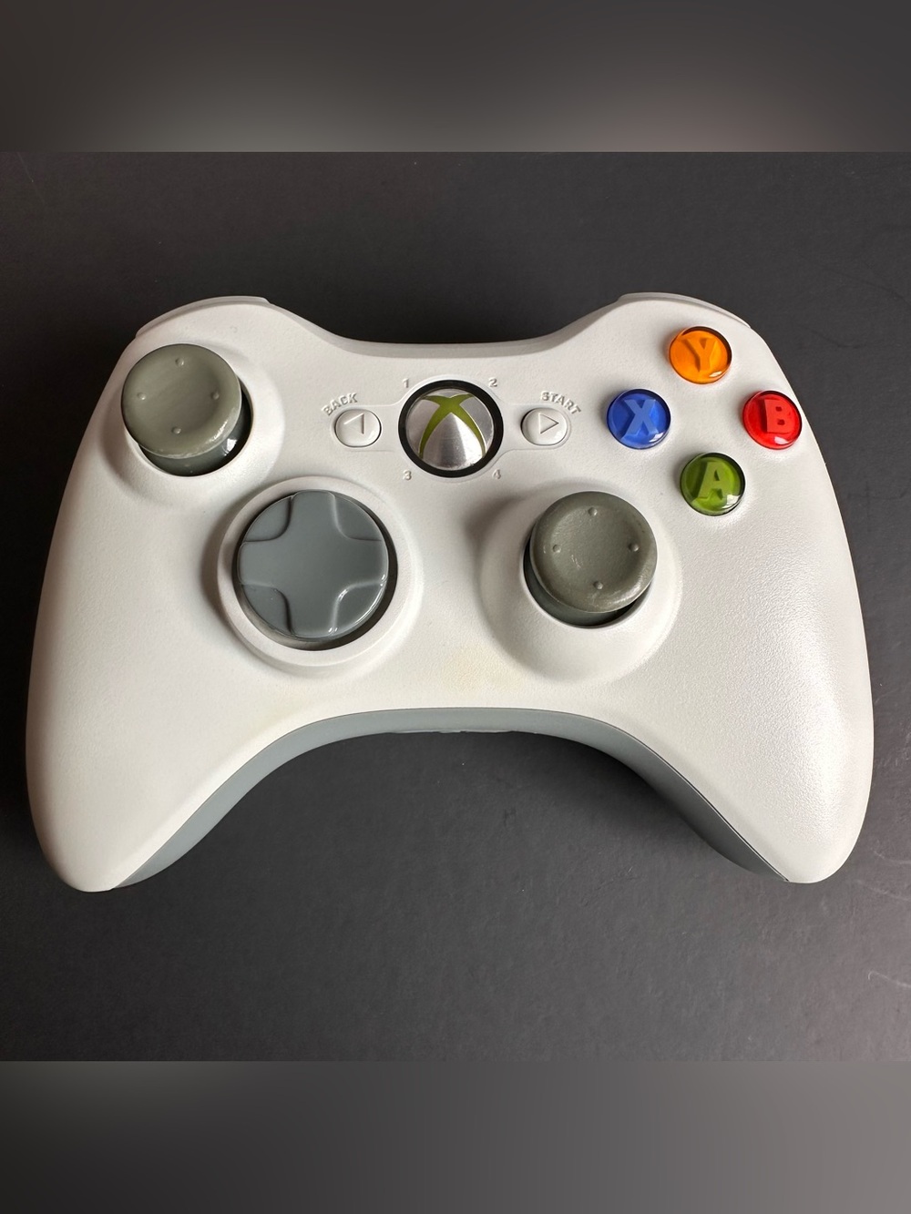 Xbox 360 White Wireless Controller/ Rechargeable Battery